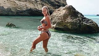 HOT DAGI BEE TRY NOT TO CUM  FAP CHALLANGE  + MOANING