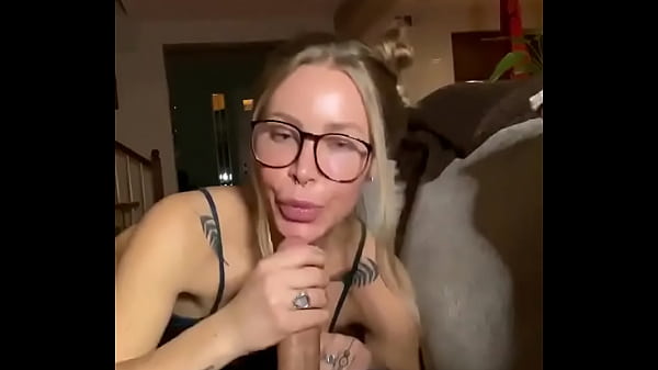 TENTE NÃO GOZAR COM O BOQUETE DESSA LOIRA